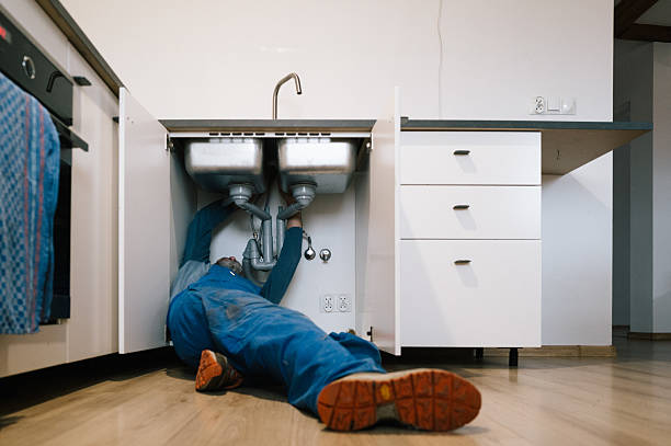 Professional Drain Cleaning technician working in Thonotosassa, FL